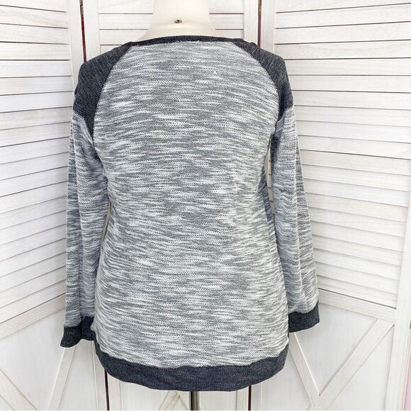 Torrid Textured Loop Colorblock Sweatshirt Gray White 2X - Picture 4 of 11